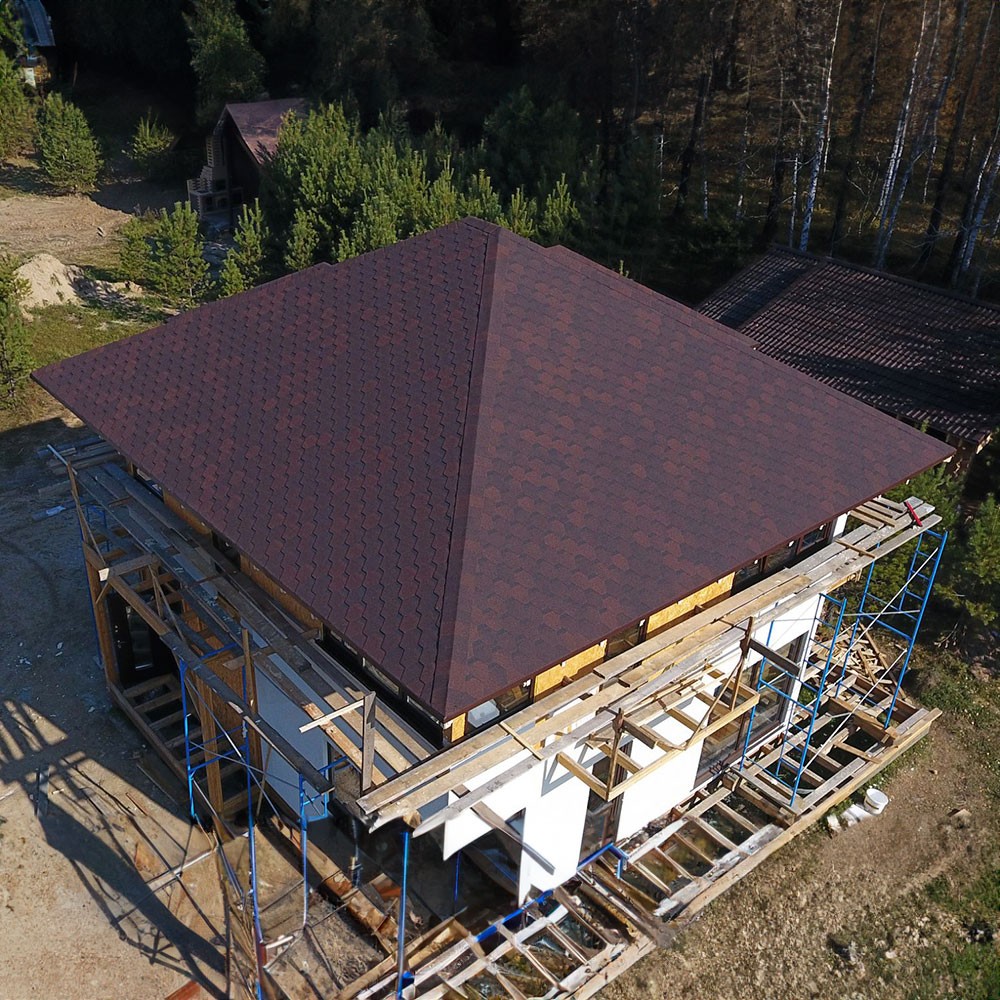 Шатровая крыша в Пикалёво и Ленинградской области